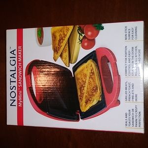 Red Nostalgia Mymini Sandwich Maker